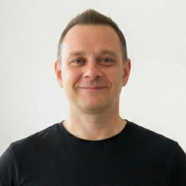 ArtH2O artist profile photo - Contemporary painter and digital creator